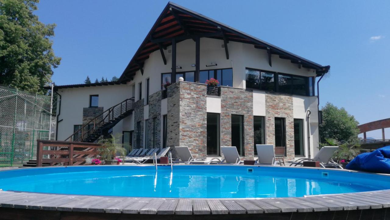 Aquarius Boutique Hotel Campulung Moldovenesc Exterior photo