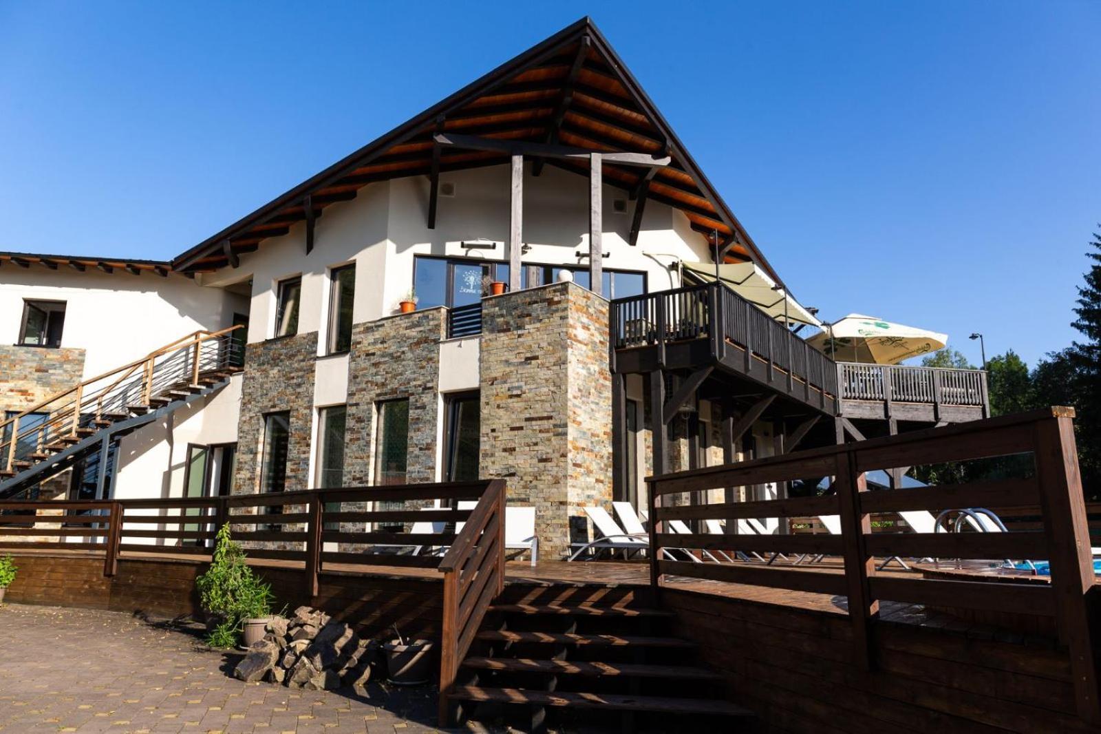 Aquarius Boutique Hotel Campulung Moldovenesc Exterior photo