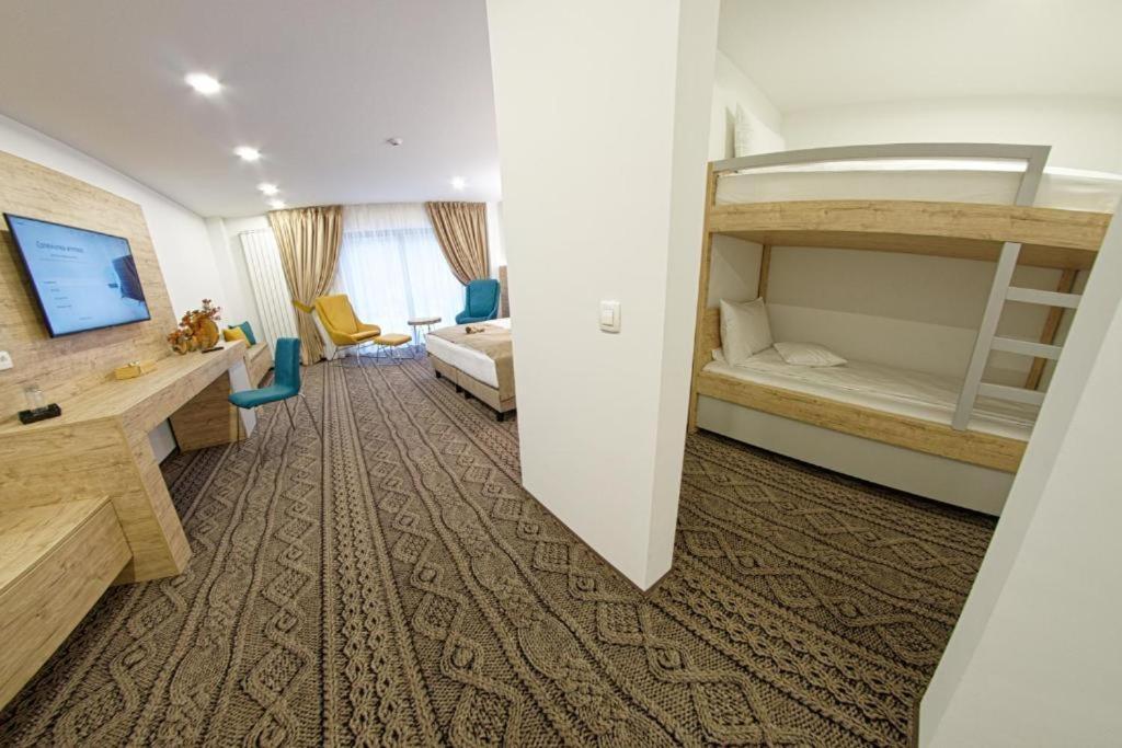 Aquarius Boutique Hotel Campulung Moldovenesc Room photo